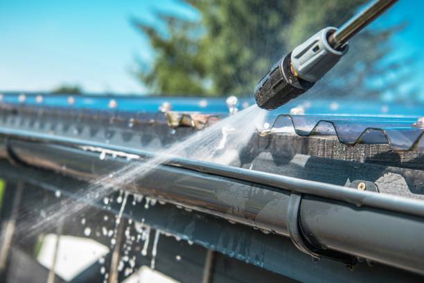Best Deck Cleaning Services  in Mccom, MS